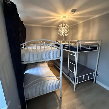 Airport Hostel *